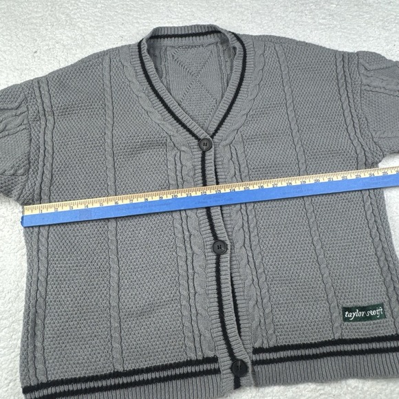 Taylor Swift Inspired 2020 Holiday Cardigan Size XL/2XL - Picture 8 of 9